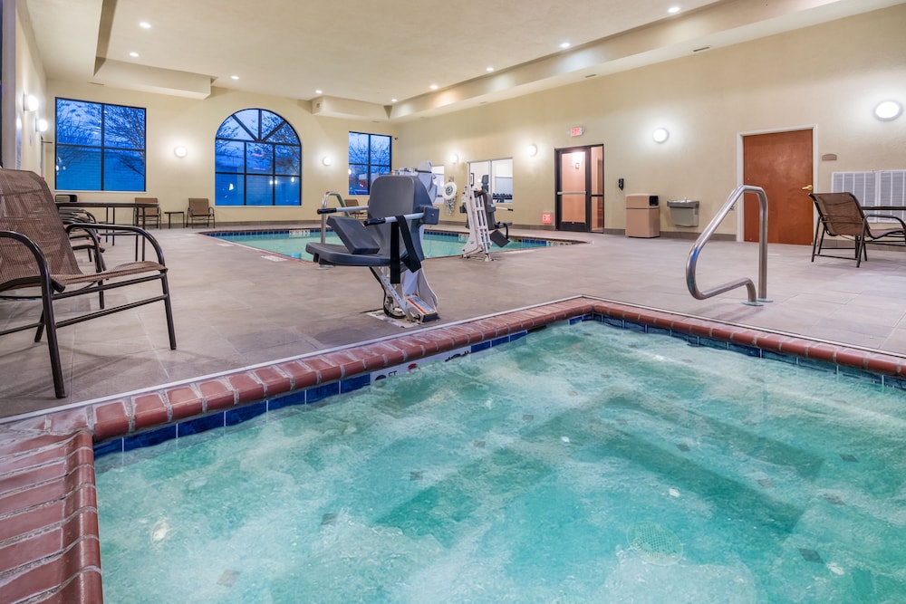 Book Holiday Inn Express Hotel Suites Rocky Mount In Holiday Inn Express Hotel Suites Rocky Mount