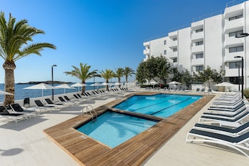 Hotels In Ibiza From 96 Night Aparthotels In Ibiza