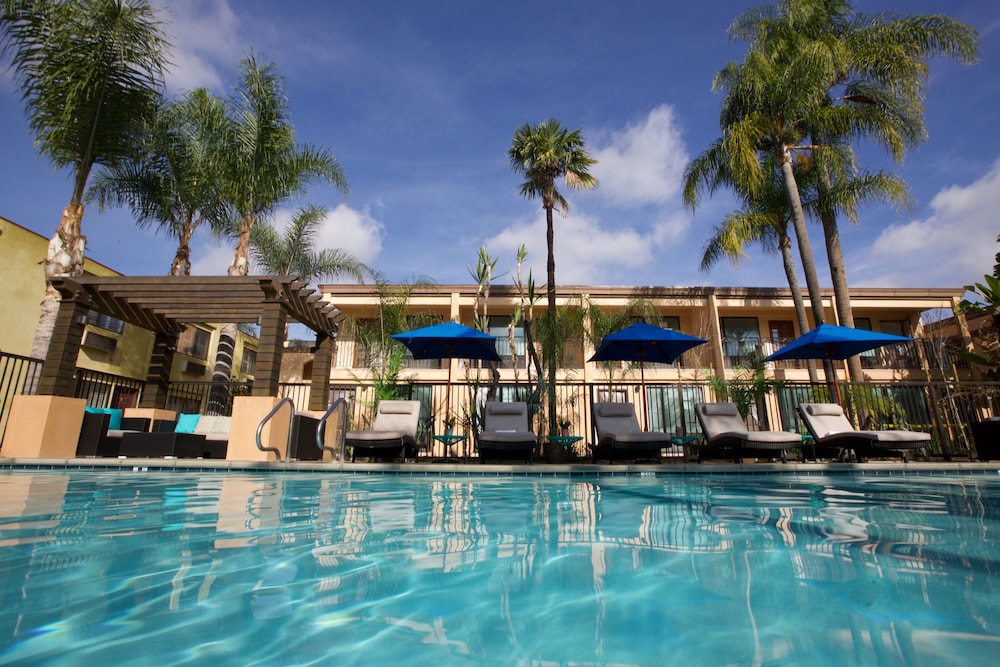 Book The Cove Hotel An Ascend Collection Member In Long Beach The Cove Hotel An Ascend Collection Member Long Beach Outdoor Pool