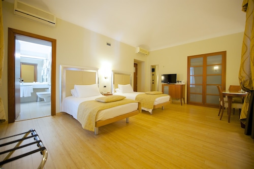 Best Western Crystal Palace Hotel Turin Info Photos Reviews Book At Hotels Com