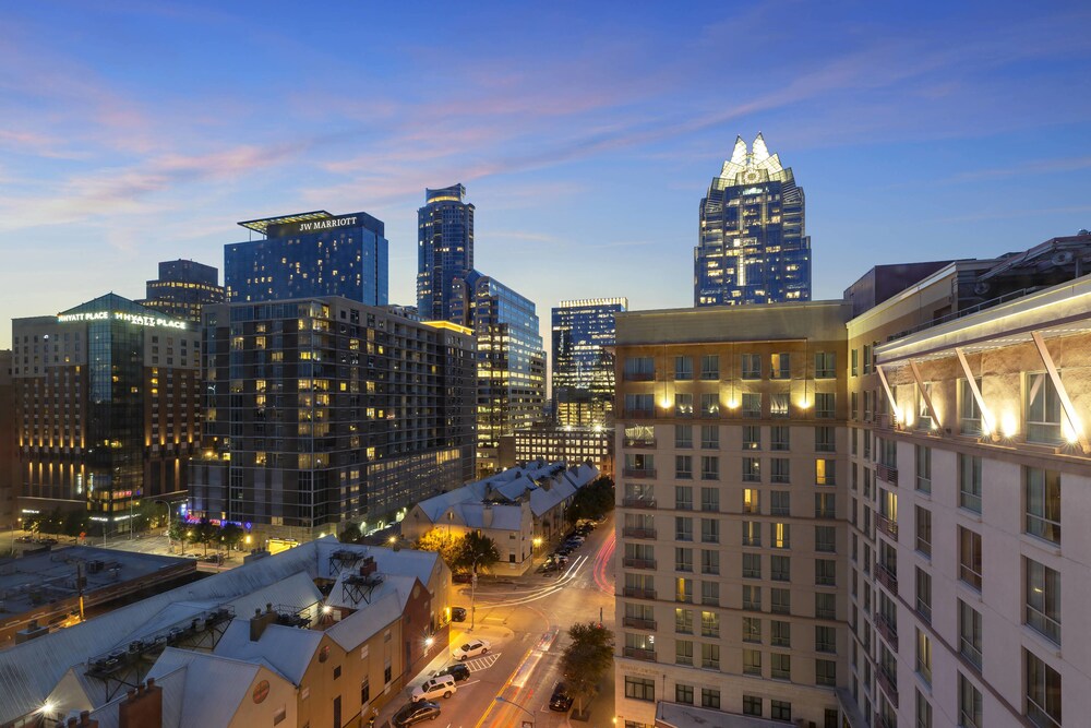 Book Courtyard By Marriott Austin Downtown Convention Center In Austin Hotels Com