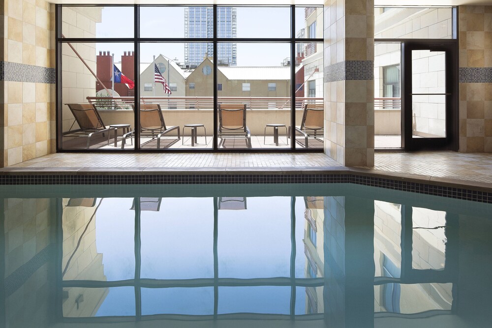 Book Courtyard By Marriott Austin Downtown Convention Center In Austin Hotels Com