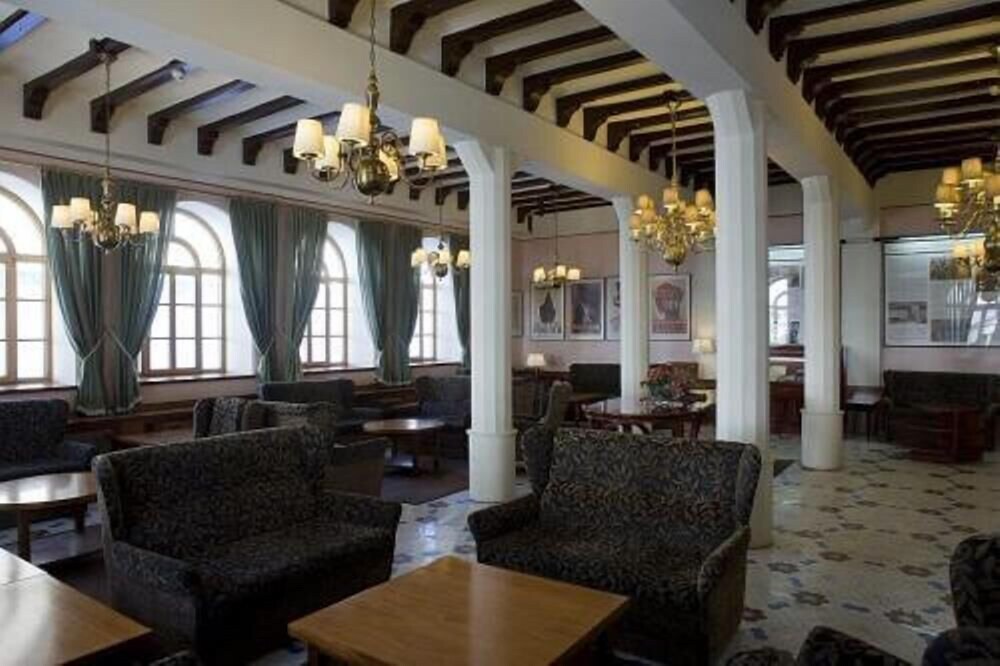 バル デ ヌリア ケラルブス の宿泊予約 ホテルズドットコム