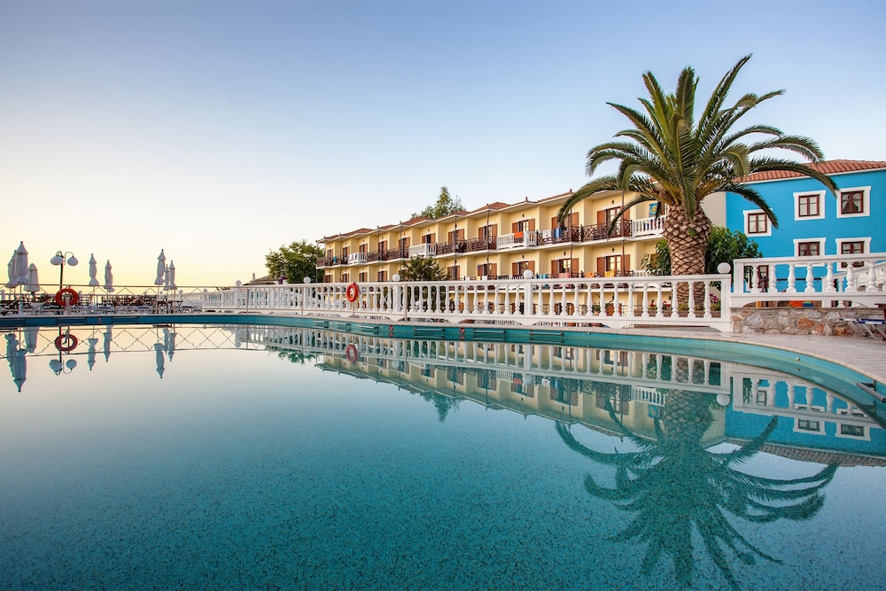 Hotels Deals S For Hotel Reservations From Luxury Aeolos Hotel Skopelos