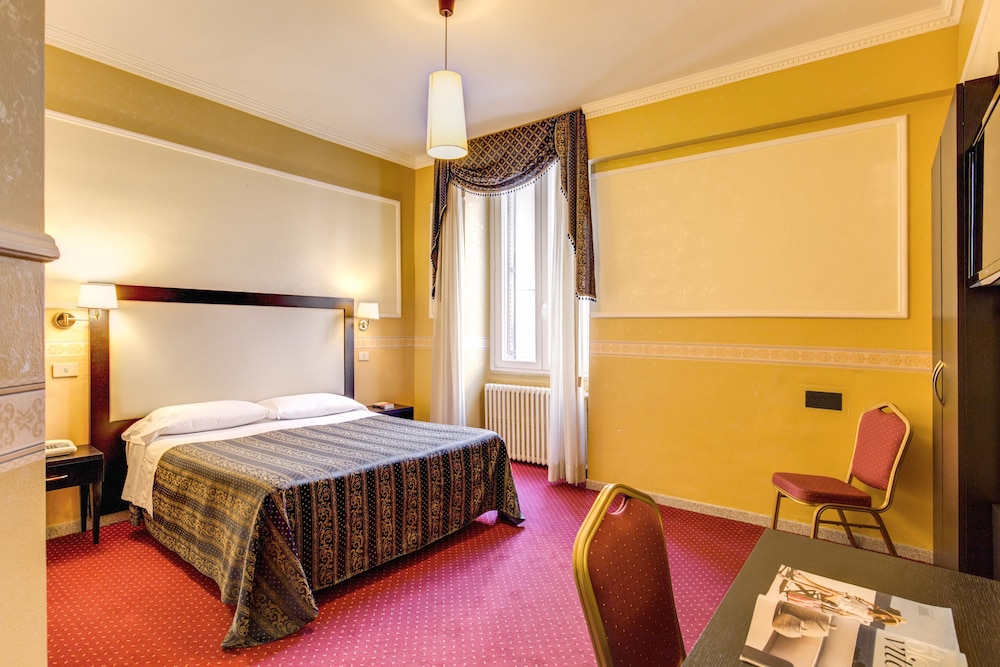 Book Hotel Continentale In Rome Hotels Hotel Continentale Rome