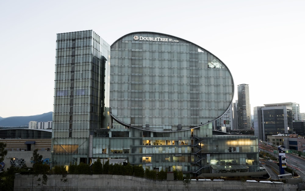 Book DoubleTree by Hilton Hotel Mexico City Santa Fe in Mexico City