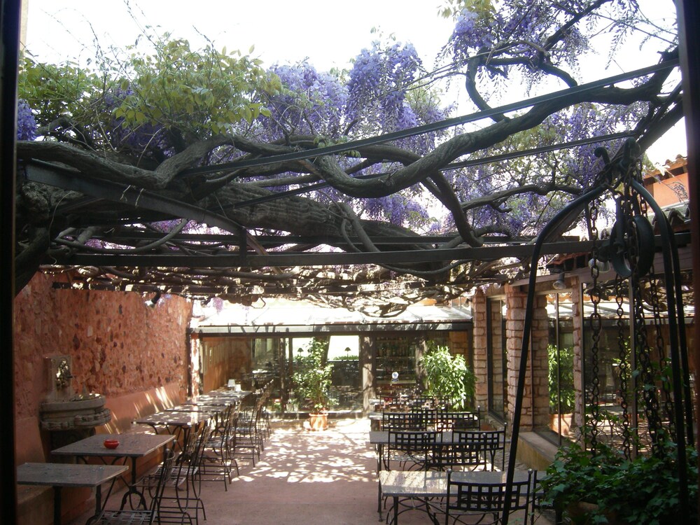 ル クロ ド ラ グリシーヌ ルシヨン の宿泊予約 ホテルズドットコム