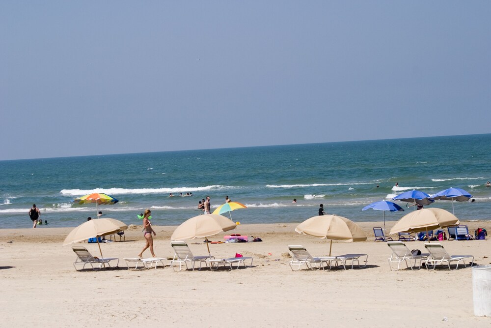 Book Peninsula Island Resort Amp Spa In South Padre Island