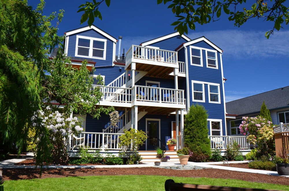 Book The Heron Inn & Day Spa in La Conner