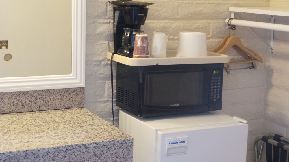 Book Hitching Post Studios Inn In Santa Cruz Hotels Com