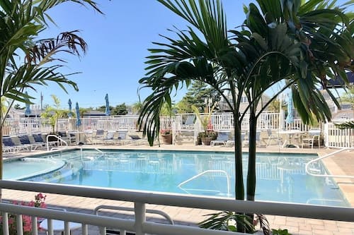 Book Spray Beach Hotel In Beach Haven Hotels Com Book Spray Beach Hotel In Beach Haven Hotels Com