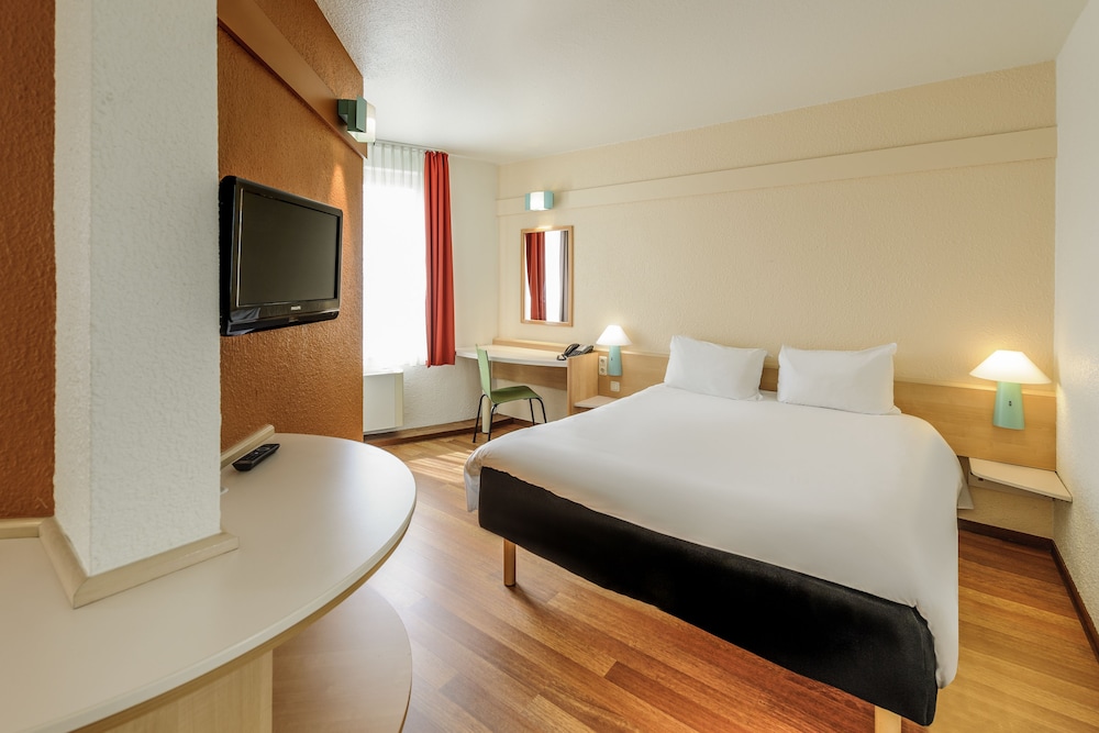 马德里马德里巴拉哈斯机场宜必思酒店