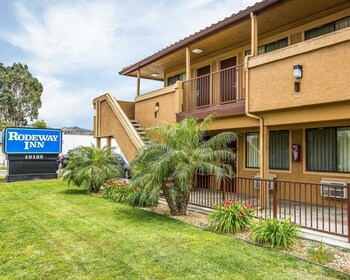 Top 10 Hotels In Lakeside California