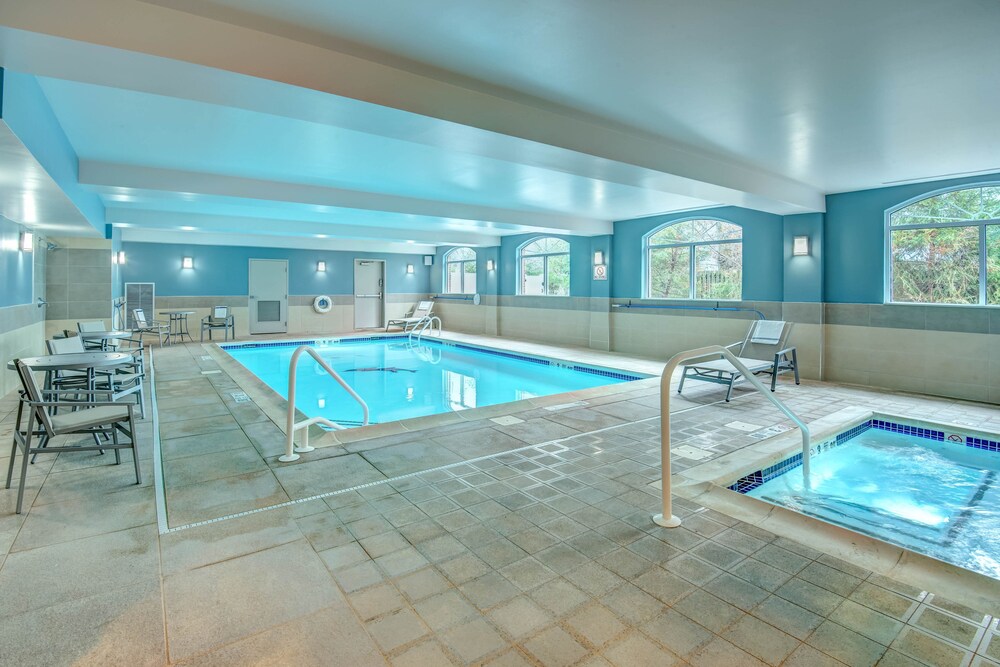 hotels in owings mills with indoor pool