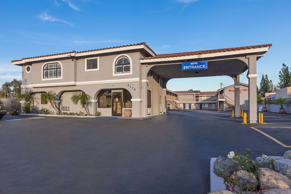 Book Magnolia Tree Hotel In Anaheim Hotels Magnolia Tree Hotel Anaheim