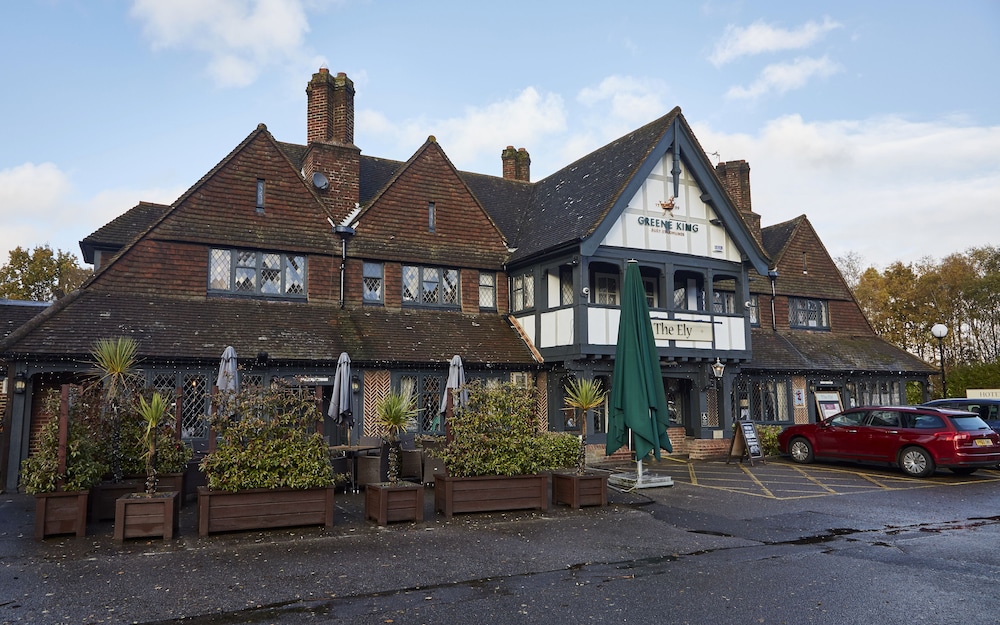 The Ely Hotel Camberley Info Photos Reviews Book At Hotels The Ely Hotel Camberley