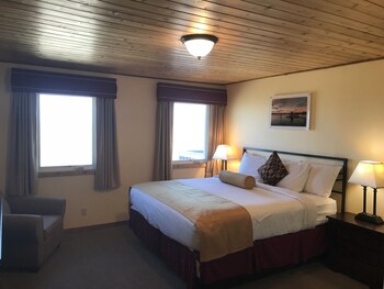 Top 10 Lee Vining Hotels Near Mono Lake California
