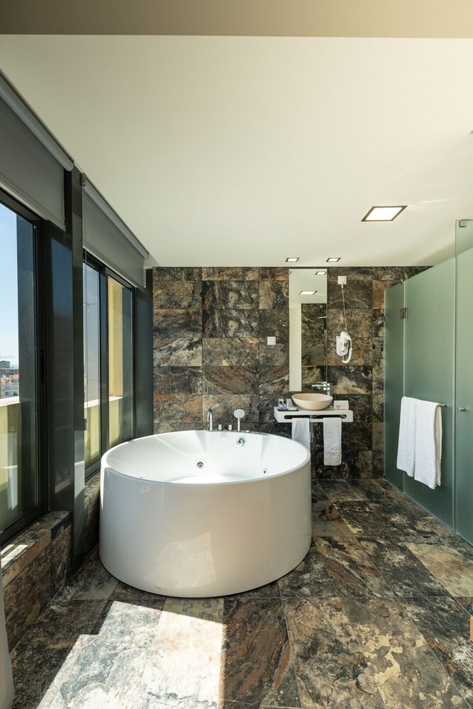 America Diamonds Hotel Sushi Bar In Lissabon Hotels Com