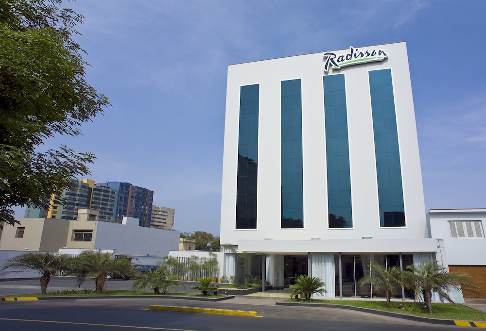 Book Radisson Hotel San Isidro in Lima
