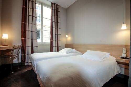 Book Hotel Gambetta In Bordeaux Hotels Com Book Hotel Gambetta In Bordeaux Hotels Com