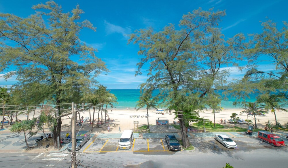 Graceland resort пхукет патонг пляж