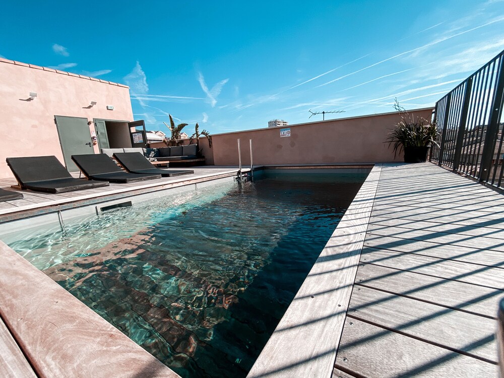 Book Grand Hôtel Dauphiné, Boutique Hôtel & Suites in Toulon