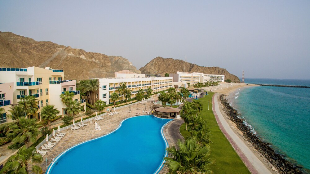 Book Radisson Blu Resort Fujairah In Dibba Hotels Radisson Blu Resort Fujairah Dibba
