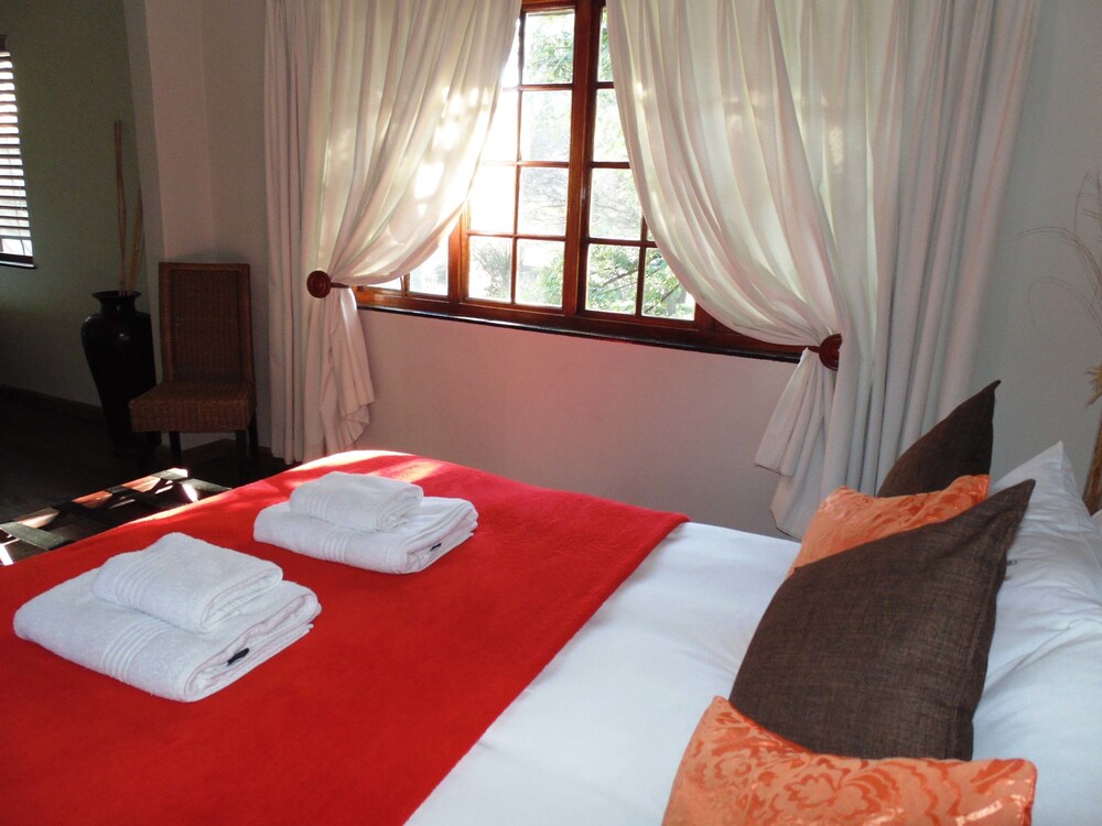Book Outlook Lodge Lakefield in Benoni