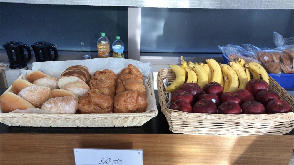 rambler oasis hotel breakfast