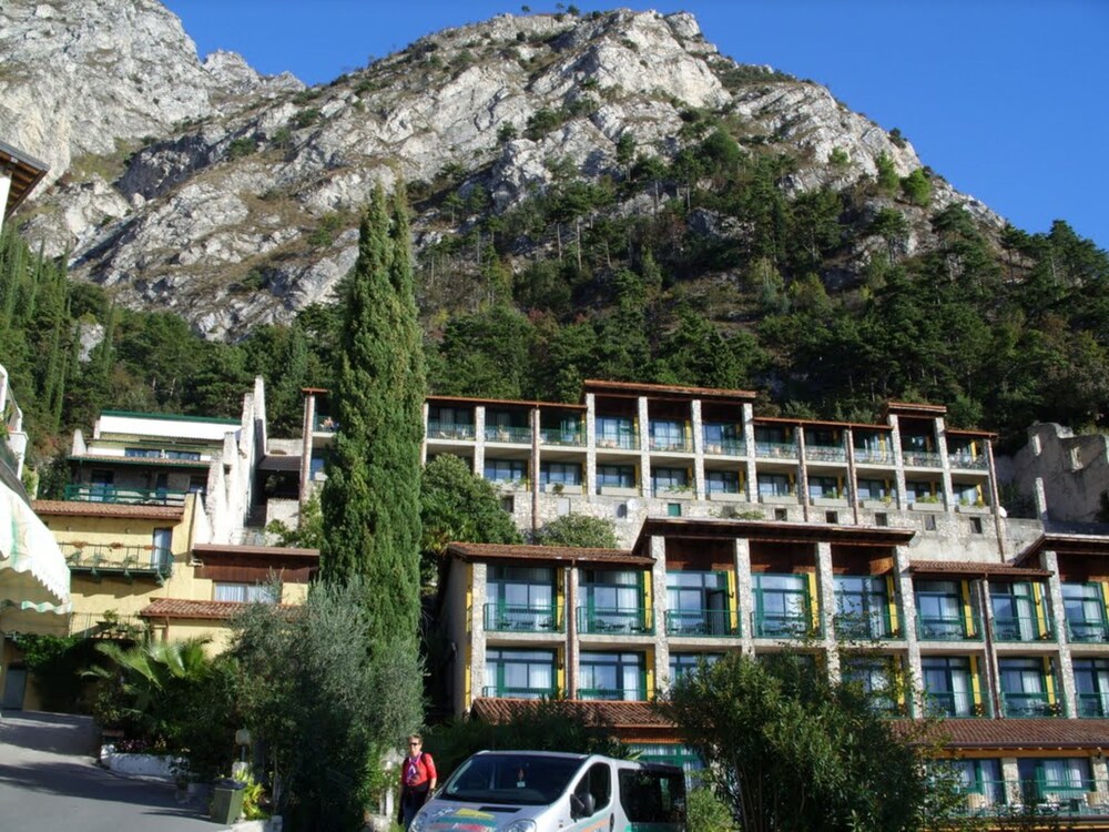 Prenota Limonaia Limone sul Garda Hotels com
