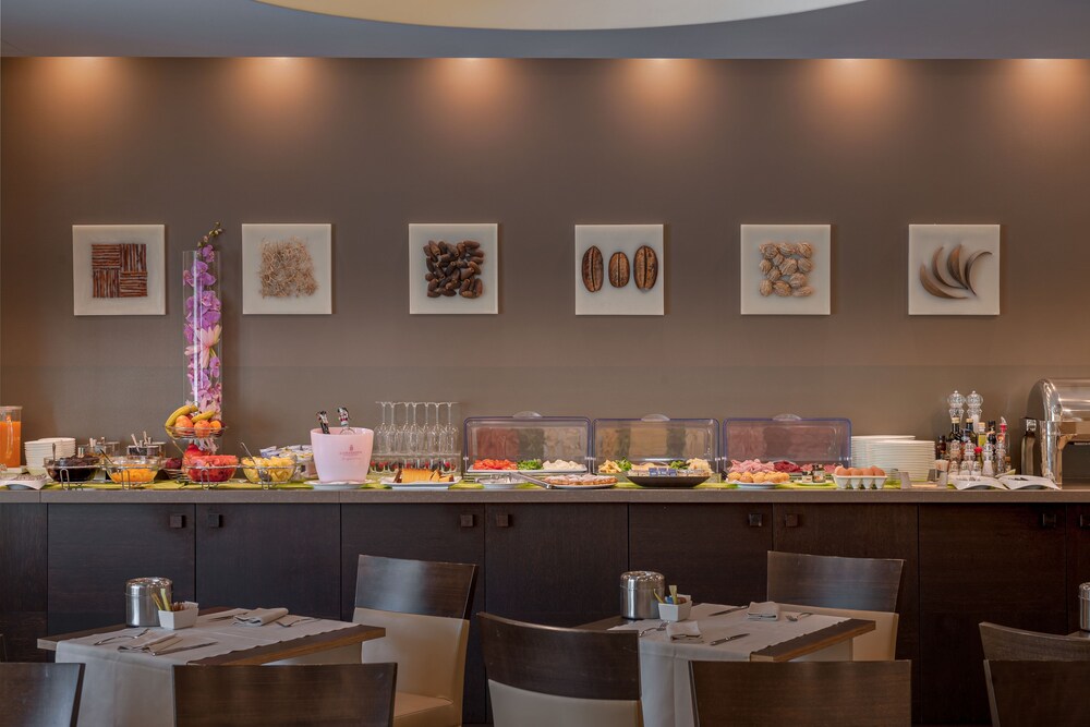 Hotel Nazionale in Desenzano del Garda - Hotels.com Hotel Nazionale in Desenzano del Garda - Hotels.com