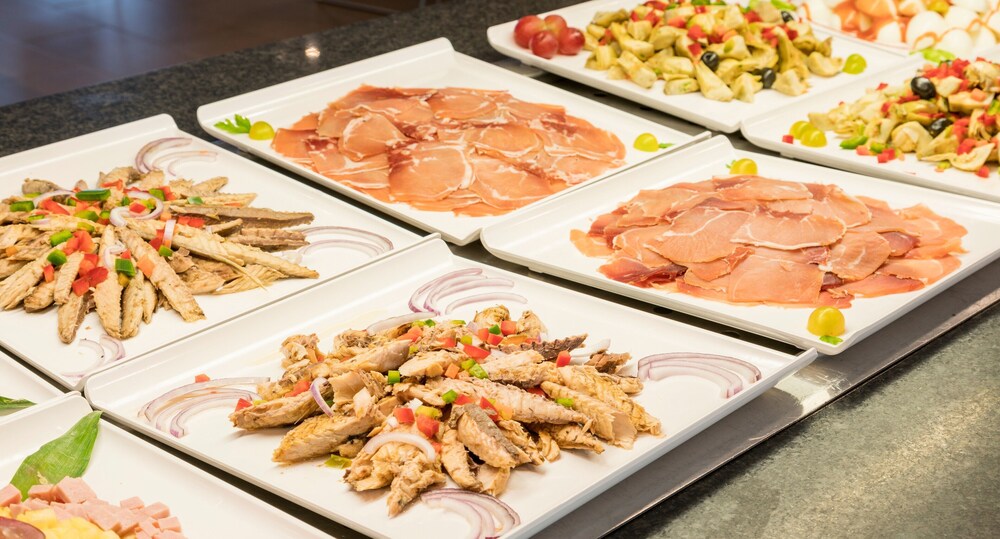 Book Hotel Ilunion Calas De Conil In Conil De La Frontera Hotels Com