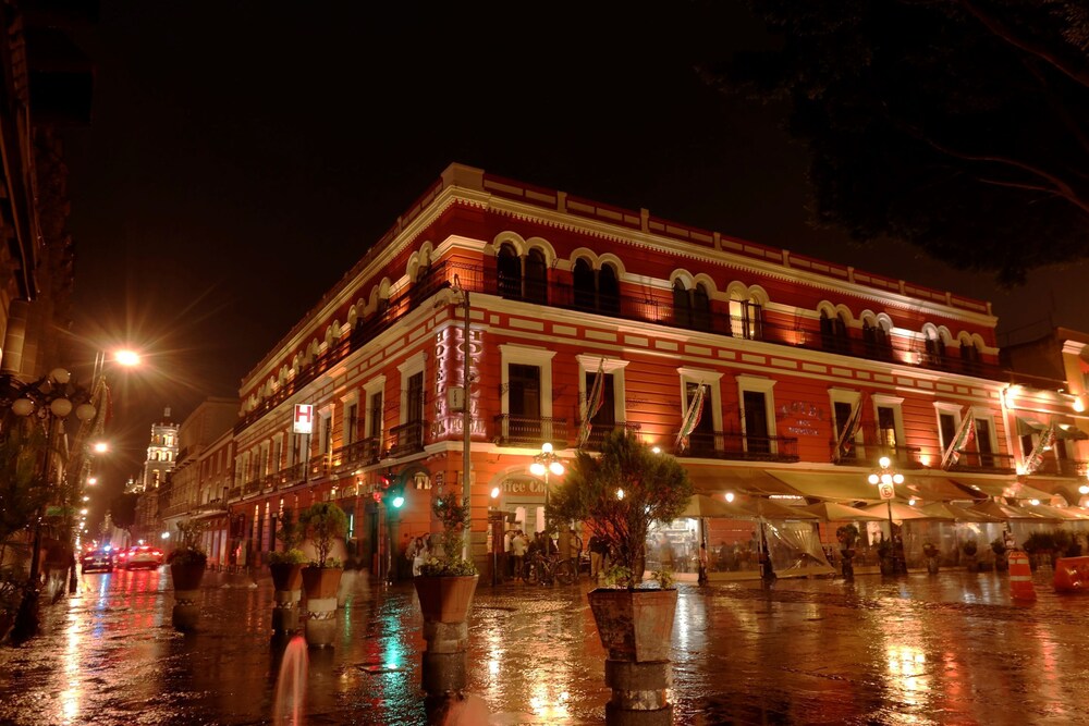 Collection O Hotel Del Portal, Puebla, Hotel Front – Evening/Night