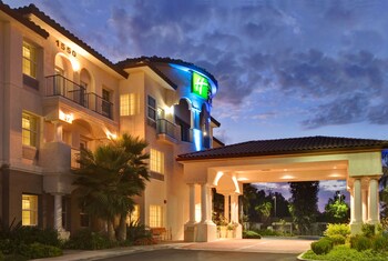 Top 10 Hotels In Corona From 62 Night