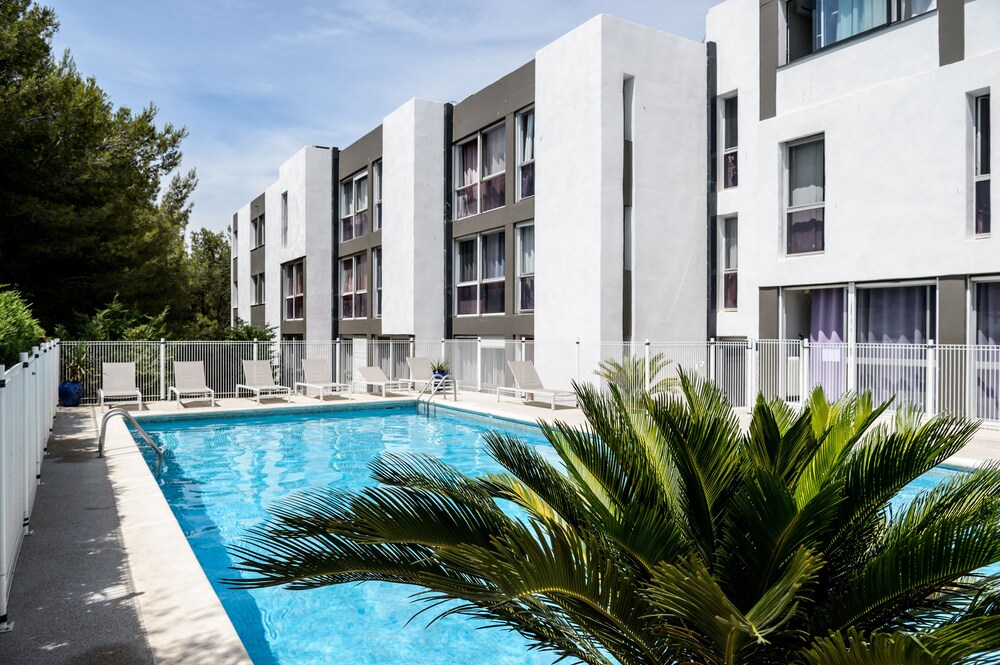 Book Hotel Saint Roch In Martigues Hotels Com