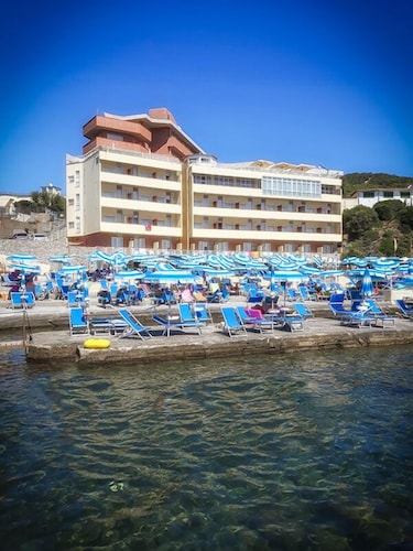 Book Hotel Rex In Livorno Hotels Hotel Rex Livorno Beach