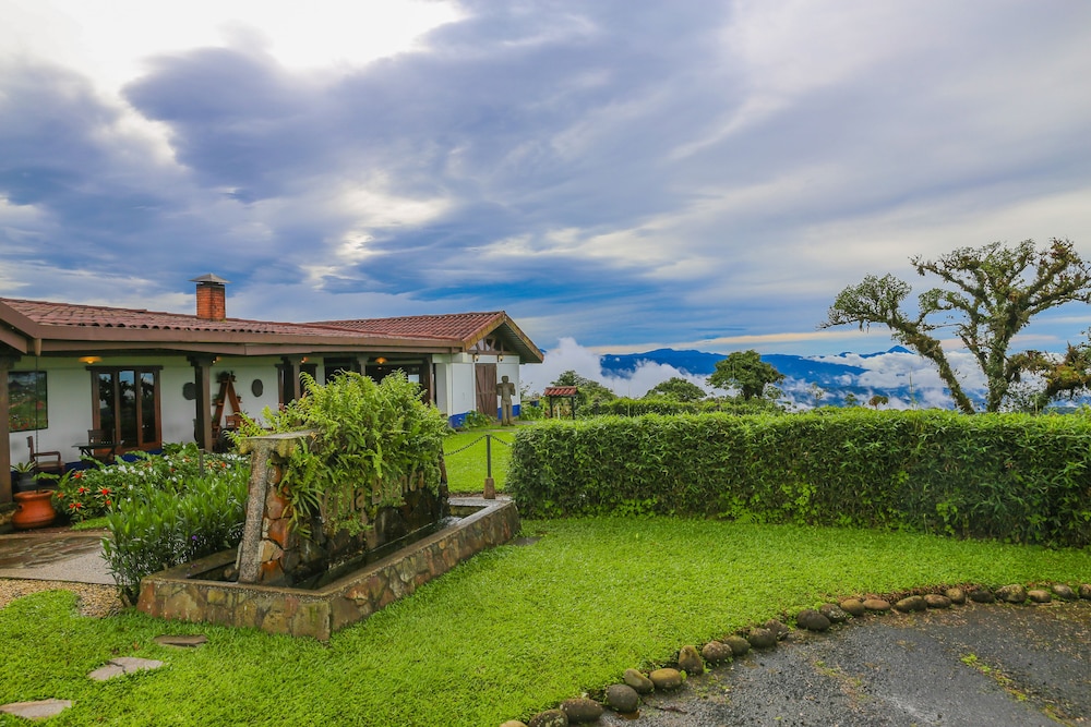Book Villa Blanca Cloud Forest Hotel And Nature Reserve In San Ramon Hotels Com