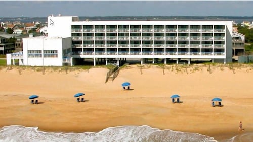 Book Holiday Inn Express Nags Head Oceanfront In Holiday Inn Express Nags Head Oceanfront