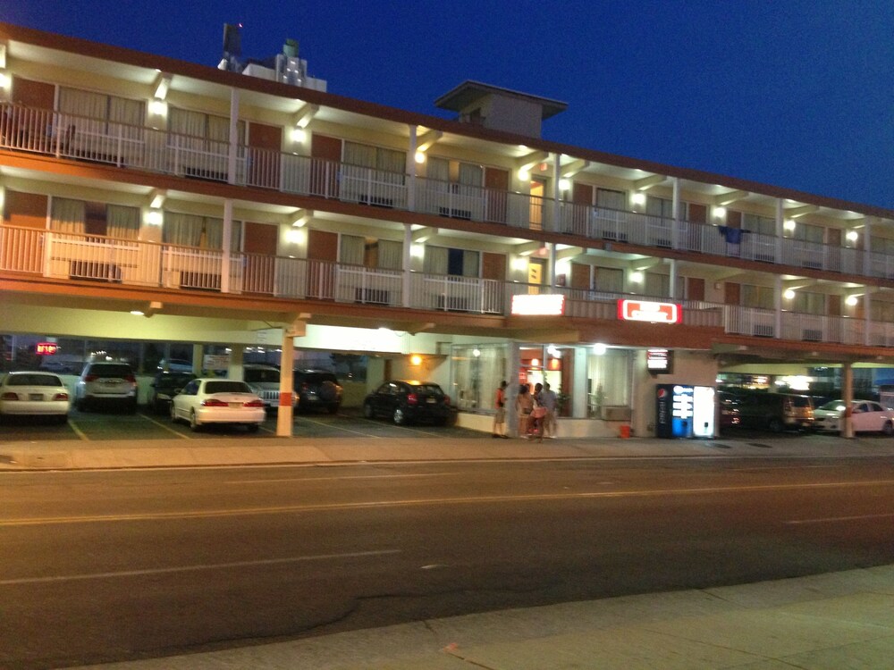 Book Red Carpet Inn Suites In Atlantic City Hotels Com