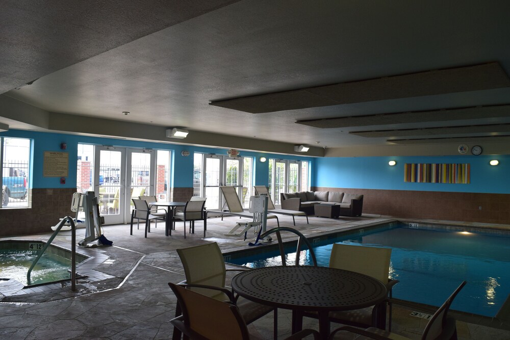 Book Holiday Inn Express Hotel Suites Sparta In Hotels Holiday Inn Express Hotel Suites Sparta