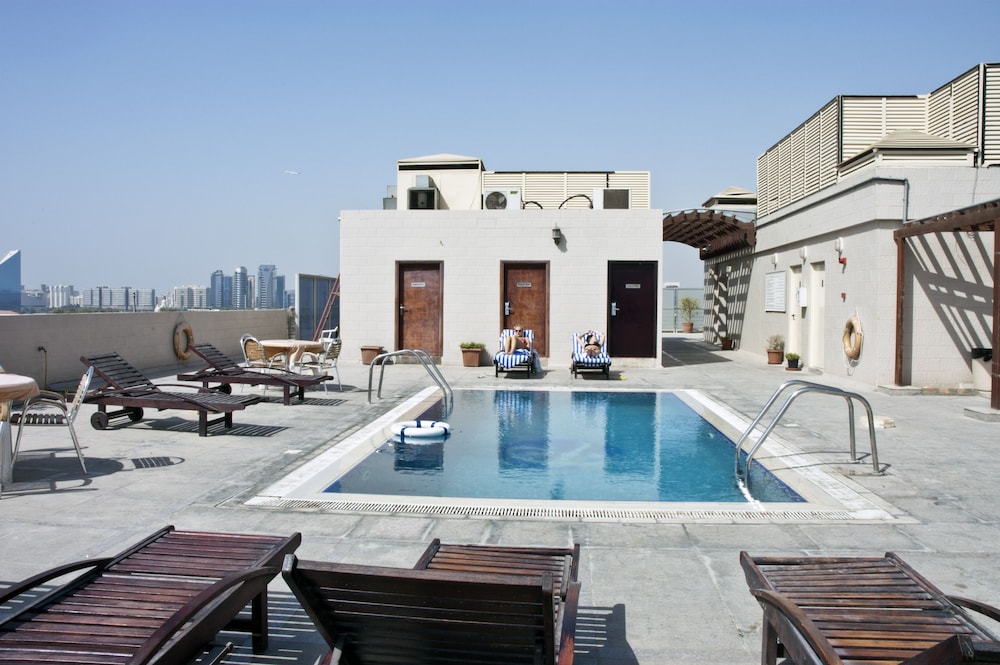 Book Ramee Royal Hotel In Dubai Hotels Ramee Royal Hotel Dubai Outdoor Pool