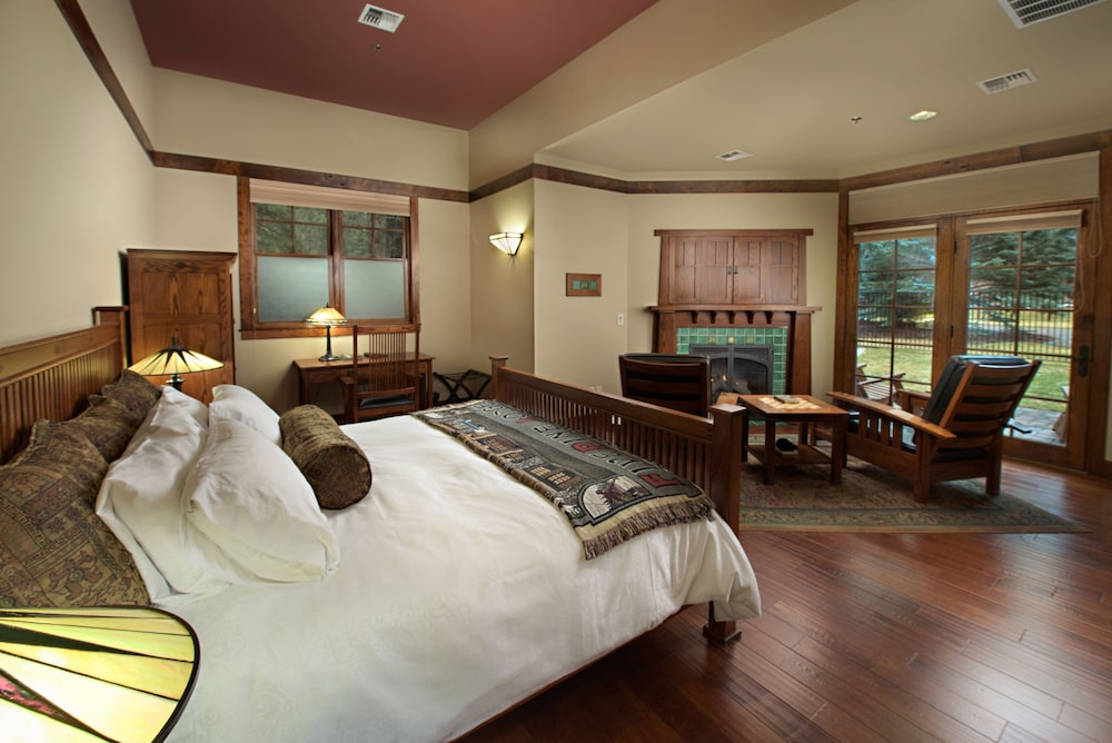 Book Fivepine Lodge Spa In Sisters Hotels Fivepine Lodge Spa Sisters