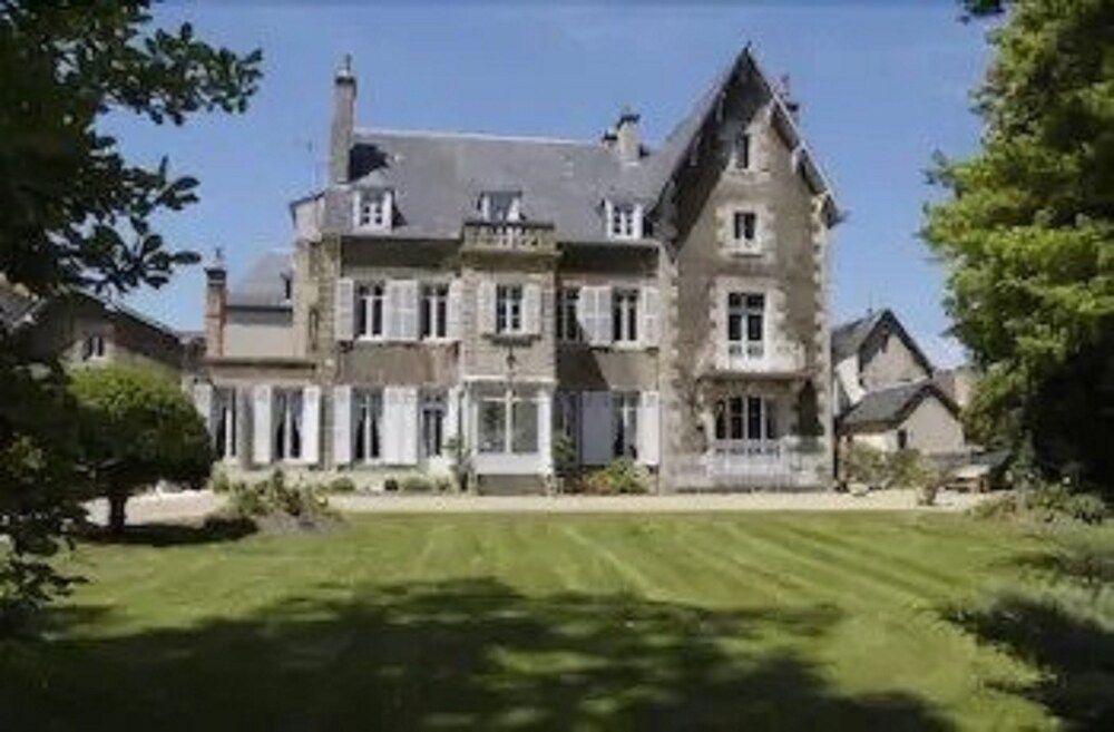 Le Clos De Bourgogne Moulins Francia Hoteles En Moulins Hoteles Com