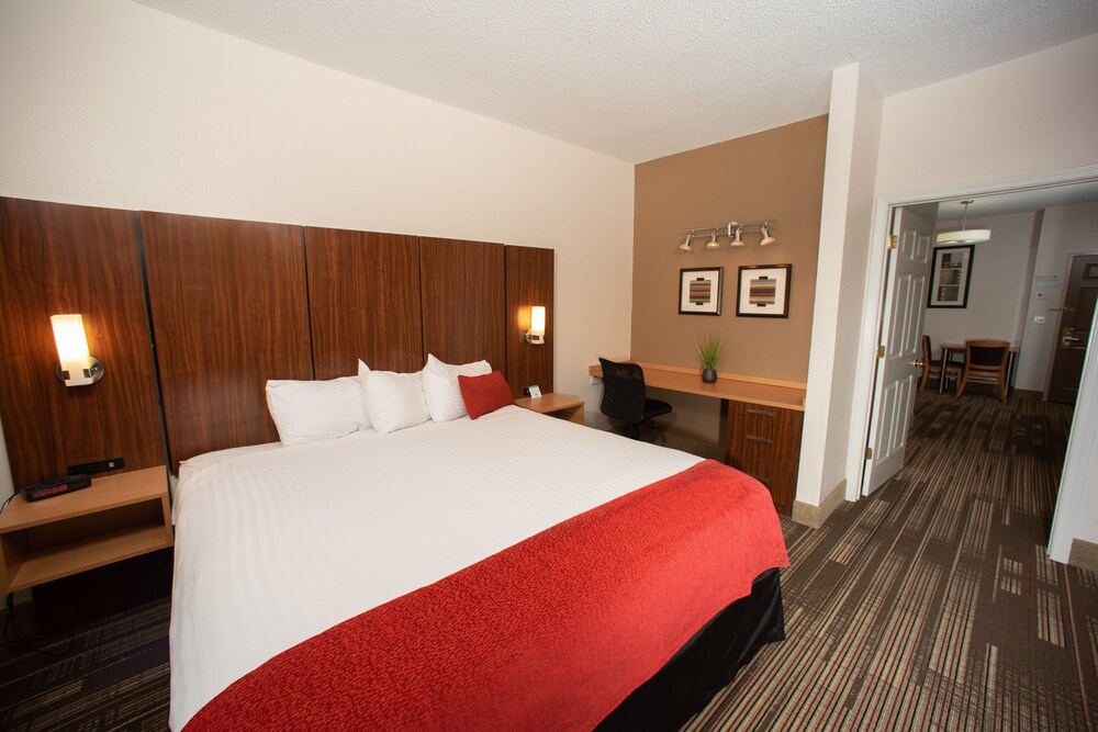 Book Northfield Inn Suites Conference Center In Springfield Hotels Com
