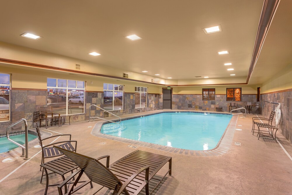 Book Comfort Suites Moses Lake In Hotels Comfort Suites Moses Lake Indoor Pool