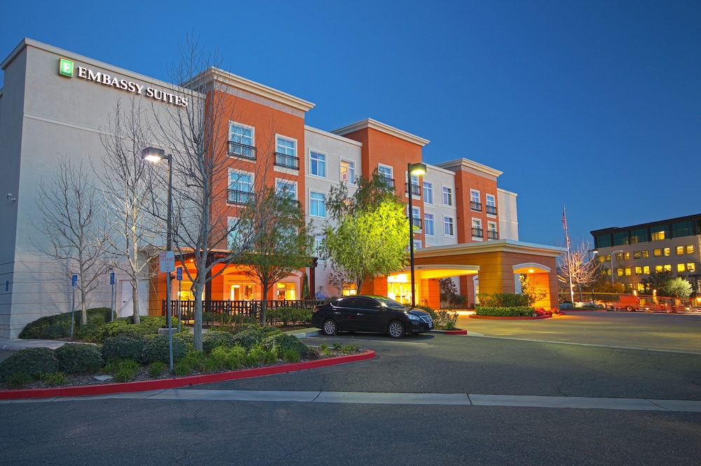 Book Emby Suites By Hilton Valencia Downtown In Emby Suites By Hilton Valencia Downtown