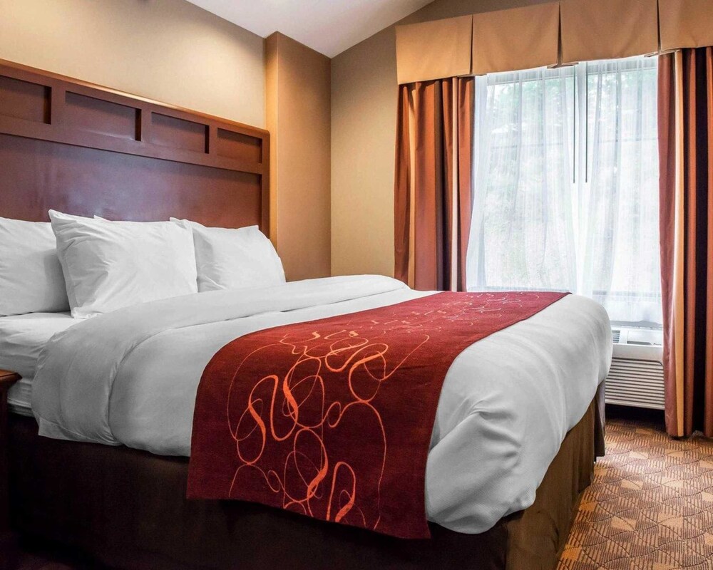 Book Comfort Suites Monaca In Monaca Hotelscom