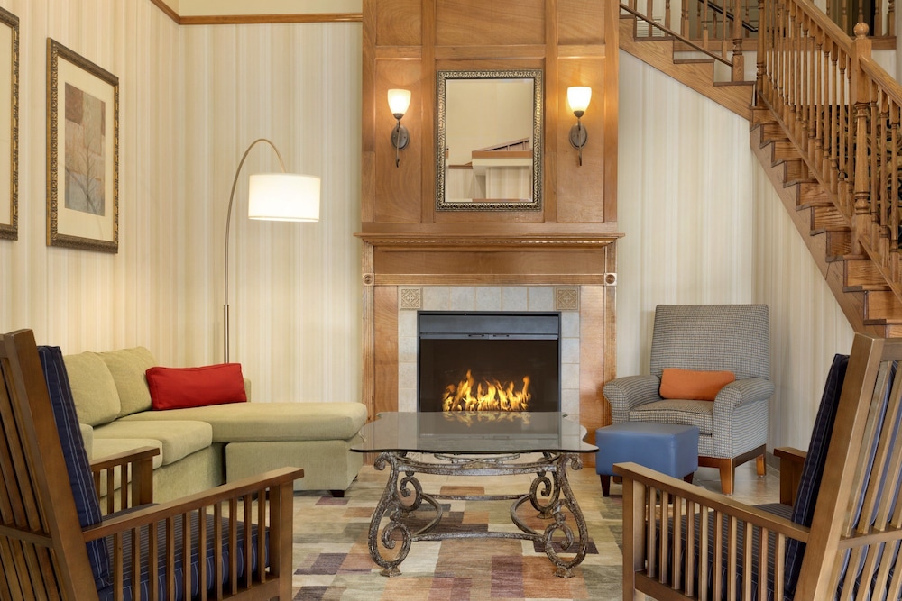 Book Country Inn Suites By Radisson Pineville La In Country Inn Suites By Radisson Pineville La Lobby Lounge