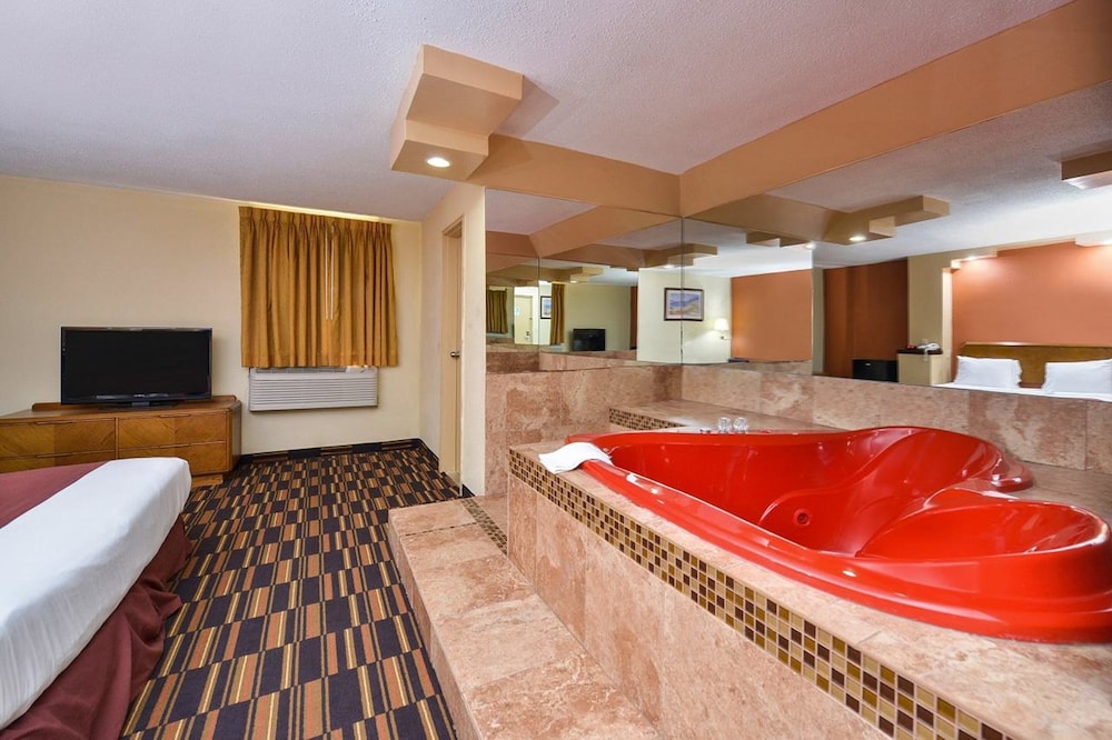 Book Red Carpet Inn Newark Irvington Nj In Irvington Hotels Com