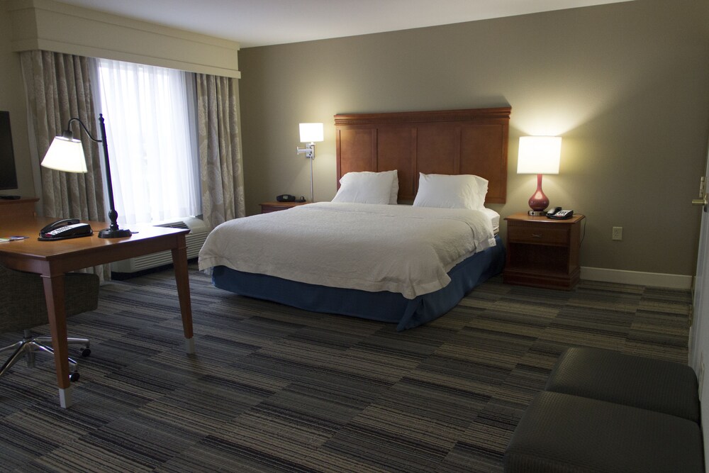Book Hampton Inn Suites Davenport In Davenport Hotels Com
